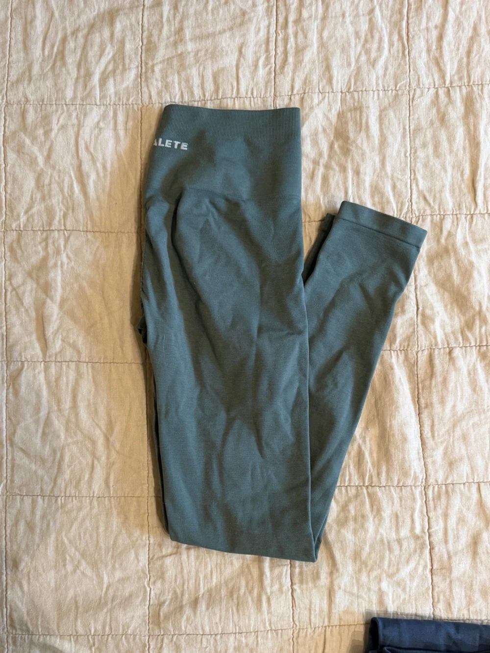 Alphalete Amplify Leggings Bundle – Women’s Medium - Picture 7 of 11
